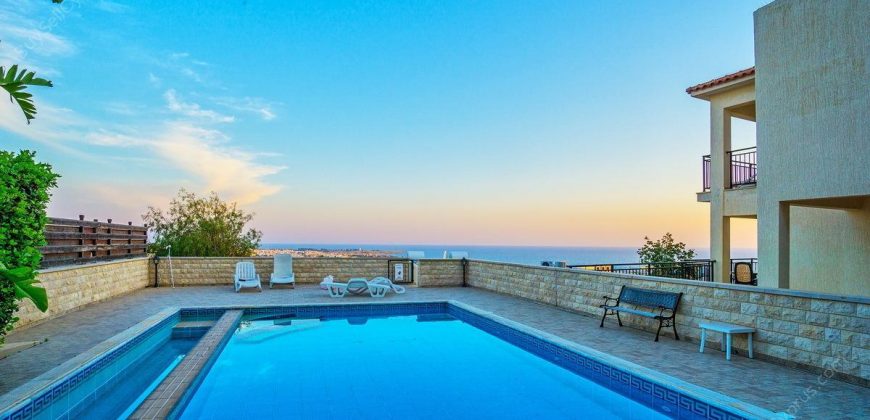 4 Bedroom Detached house for sale in Peyia, Paphos