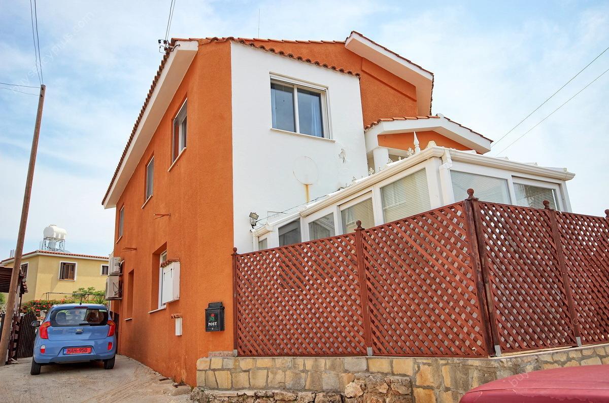 3 Bedroom Detached house for sale in Chloraka, Paphos